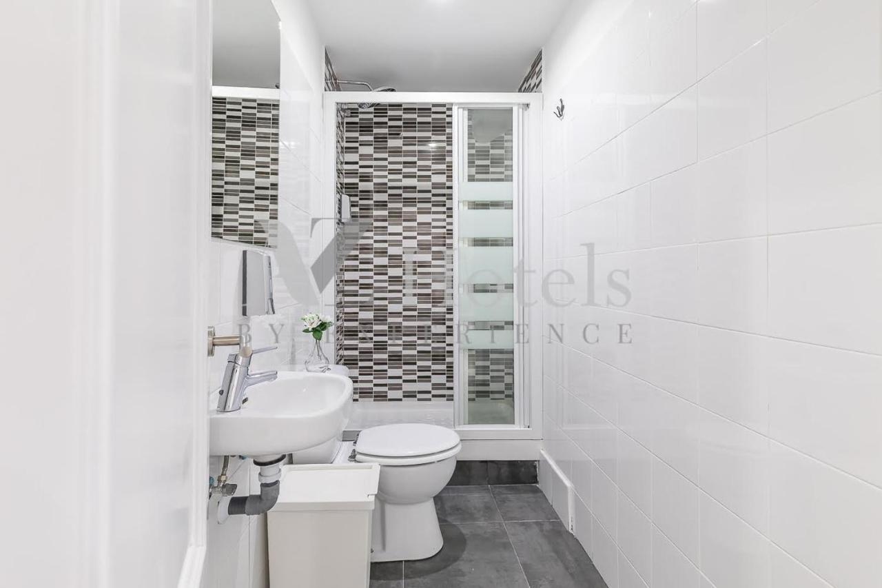 Ayz Sierra De Meira - Auto Check-In Property (Adults Only) Madrid Ngoại thất bức ảnh