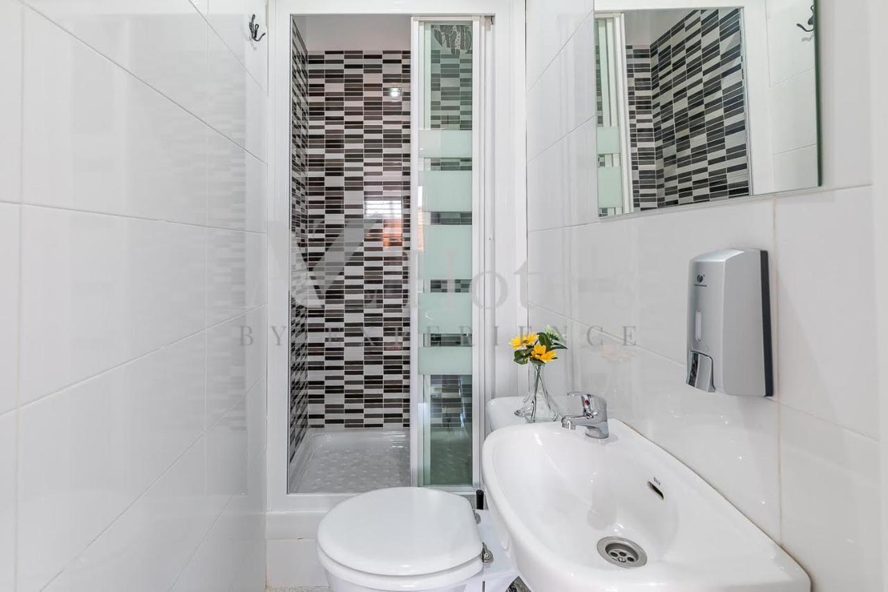 Ayz Sierra De Meira - Auto Check-In Property (Adults Only) Madrid Ngoại thất bức ảnh